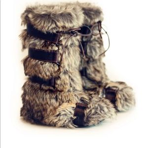 Toddler fur boots
